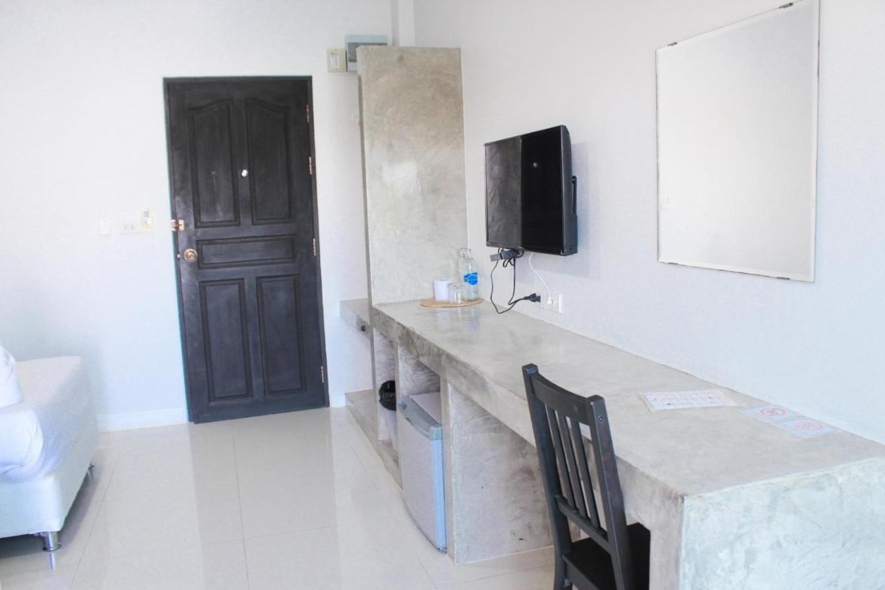 Plus Hotel Loei Exterior photo
