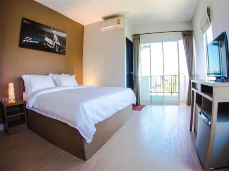 Plus Hotel Loei Exterior photo