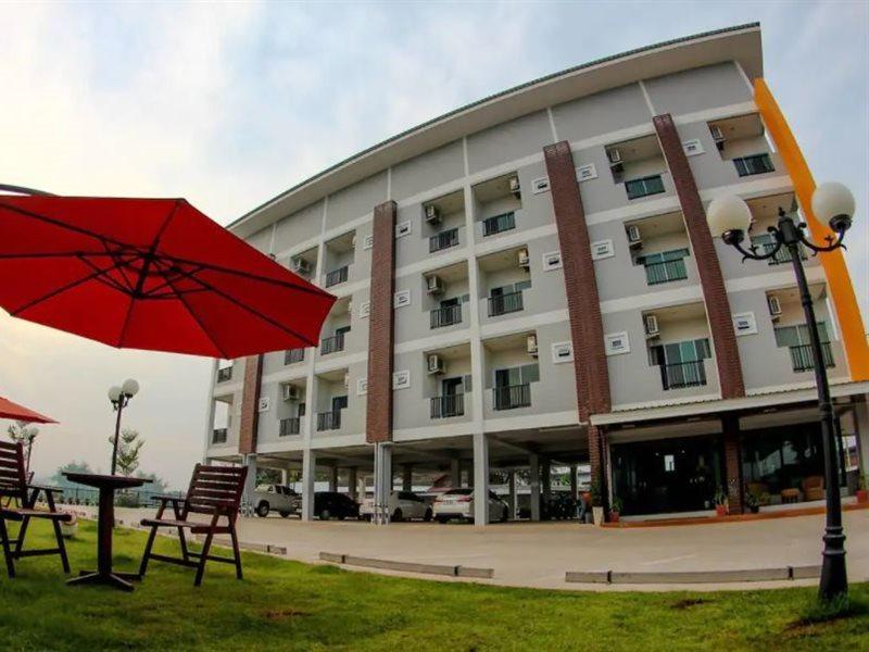 Plus Hotel Loei Exterior photo